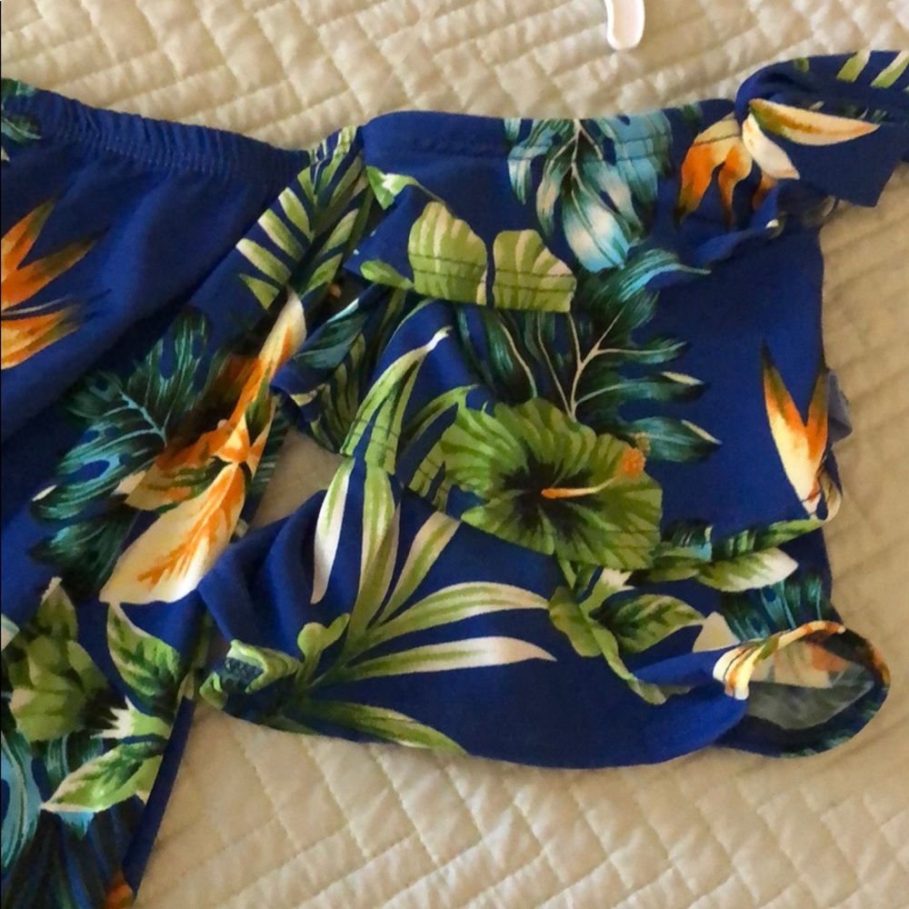 GIRLY & FLIRTY BLUE OFF SHOULDER FLORAL TOP - Picture 4 of 5